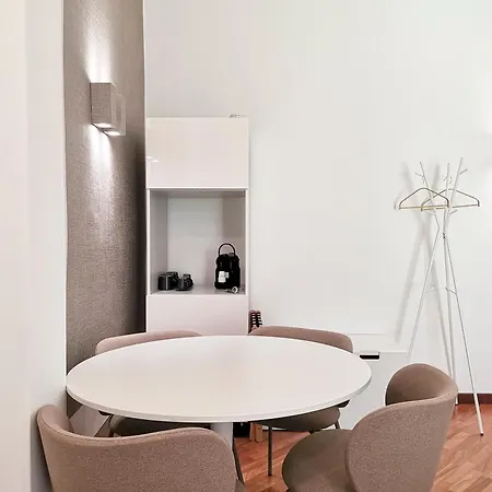 Dimora Petruzzelli * باري