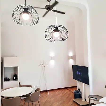 Dimora Petruzzelli * باري